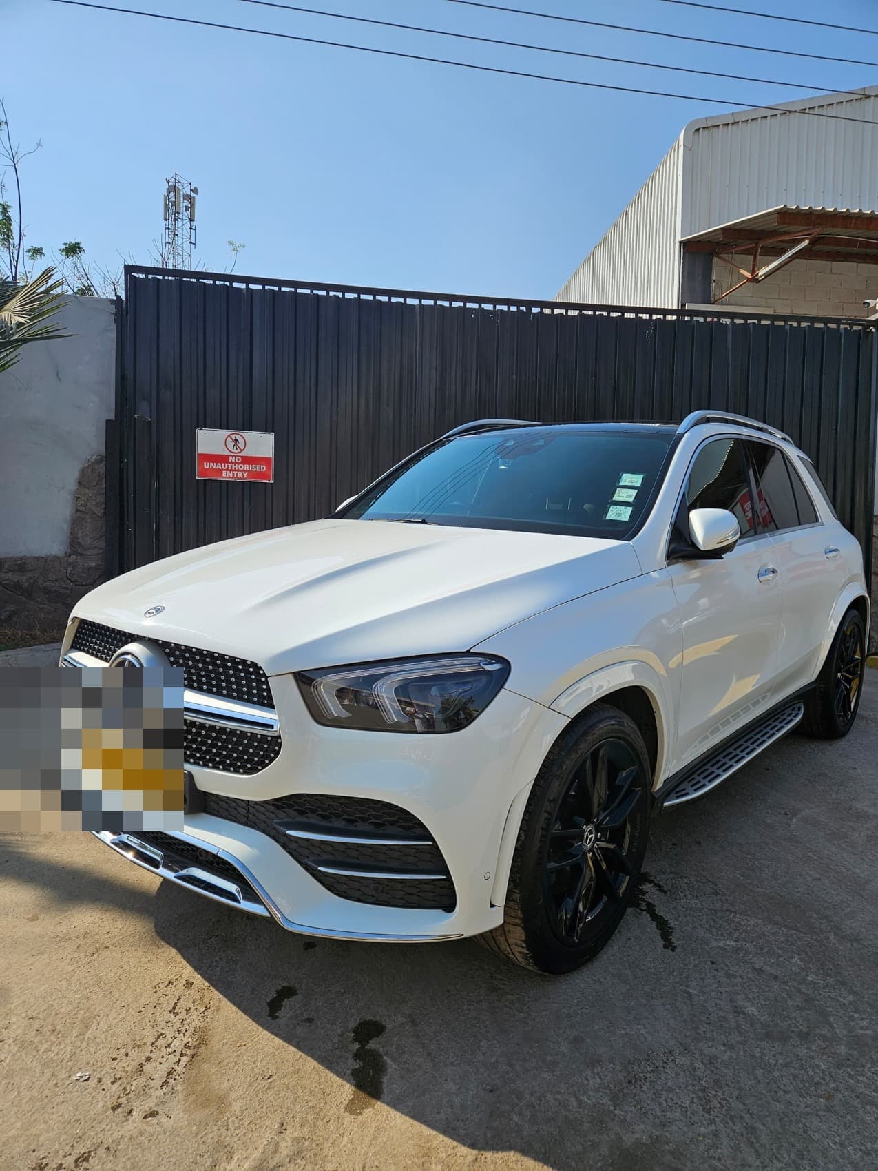 A Mercedes-Benz GLE finished at Motor Madness